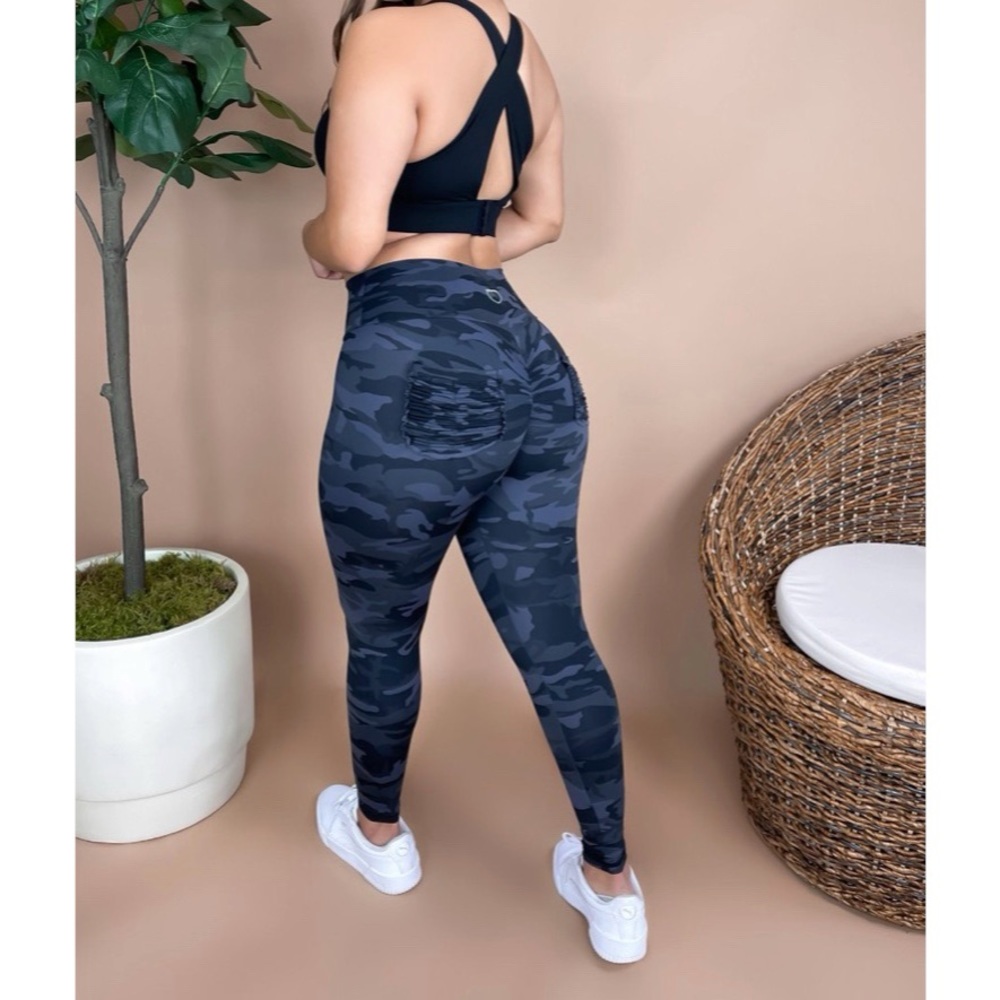 CAMO Scrunch Butt Pocket Leggings